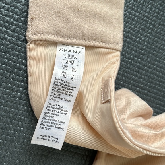 Spanx Pillow Cup Strapless Bra - Picture 3 of 4
